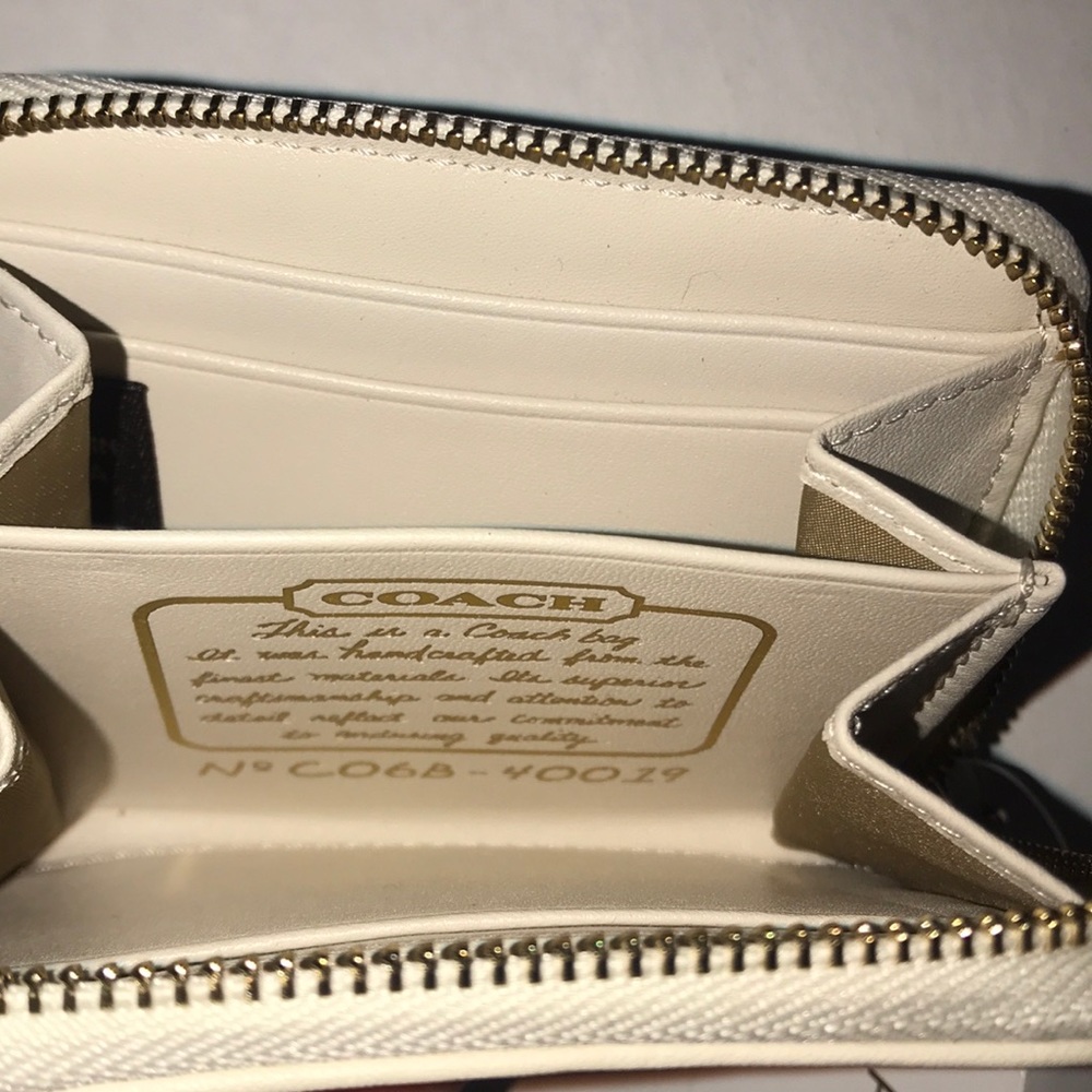 Coach Wallet - Picture 4 of 4